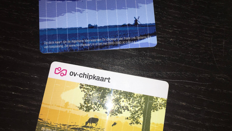 Donate foreign currency and your OV-chipcard to charity